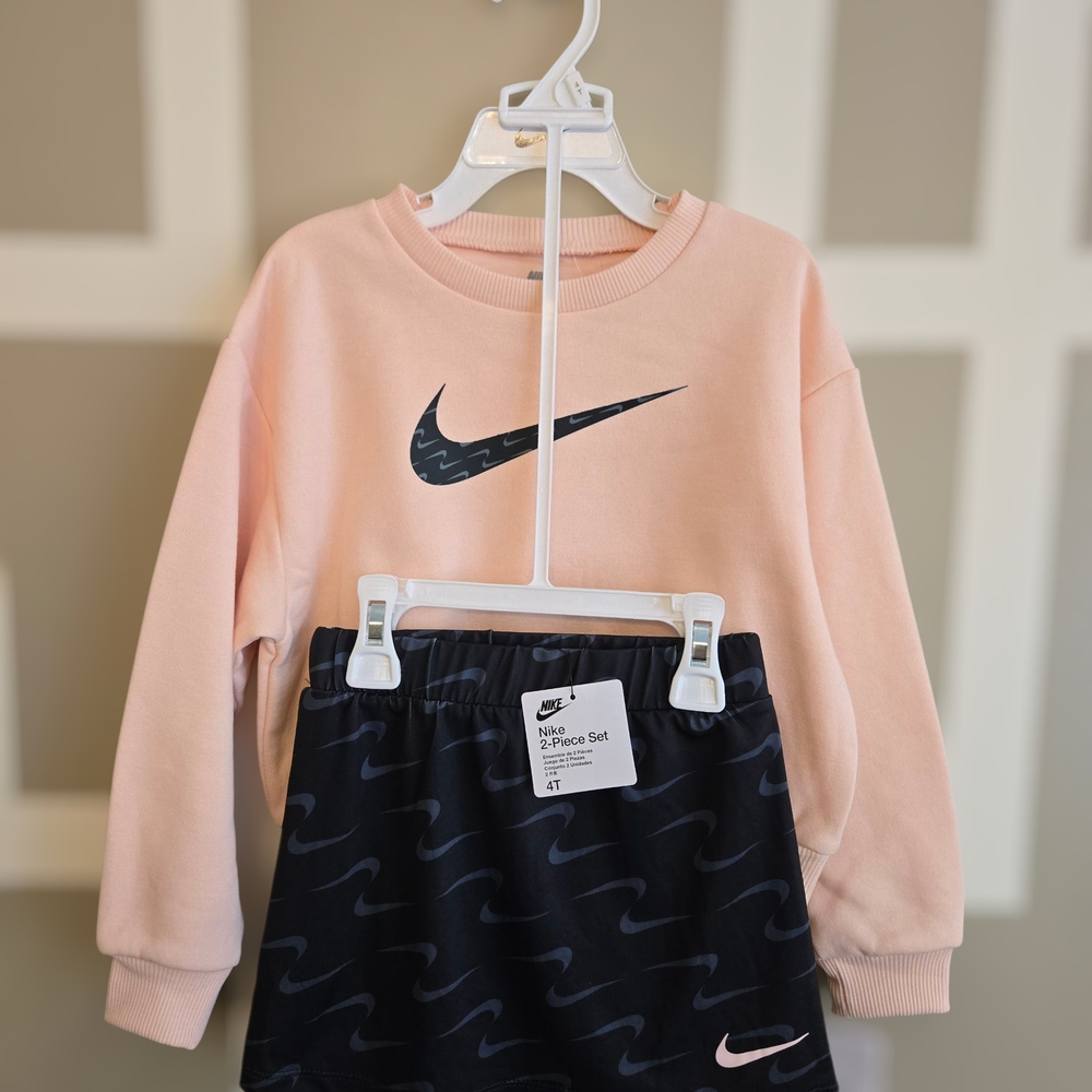 Nike Blush and Black Crewneck - Picture 5 of 5